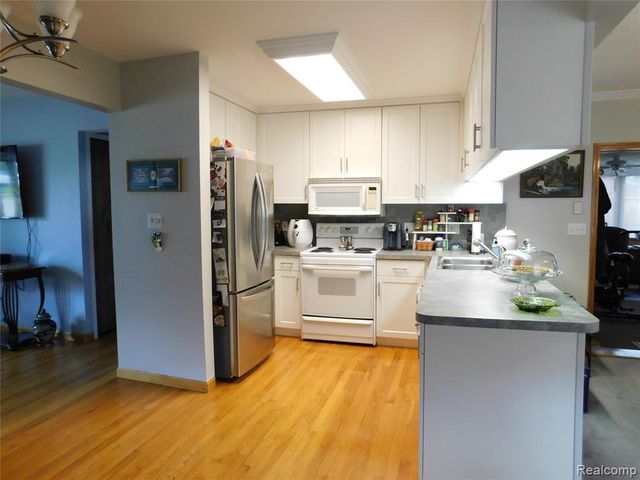 30324 Glenwood Circle, Warren, MI 48088