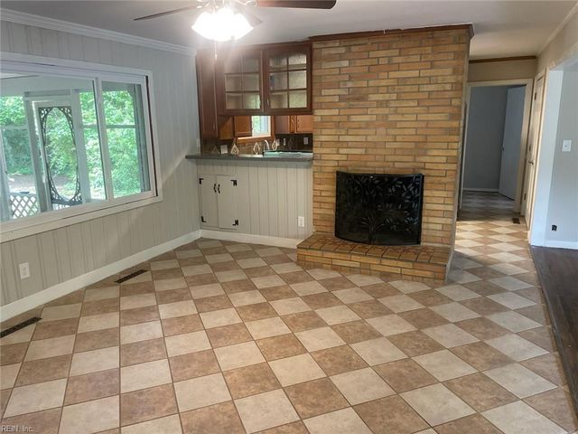 301 Woodroof RD, Newport News, VA 23606