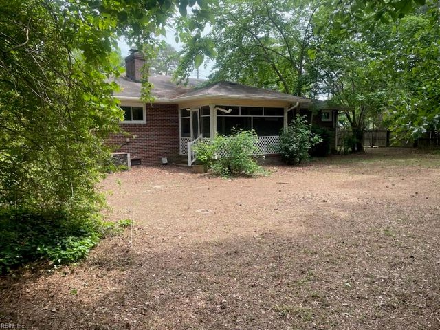 301 Woodroof RD, Newport News, VA 23606
