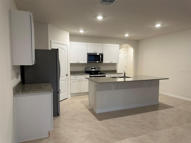 5692 SILTSTONE STREET, Lakeland, FL 33811