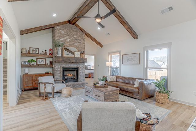 105 Eva Ln, Brookland, AR 72417