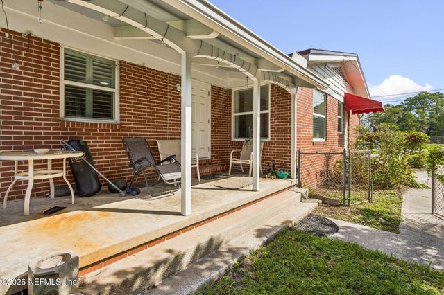 7456 OLD KINGS Road S, Jacksonville, FL 32217