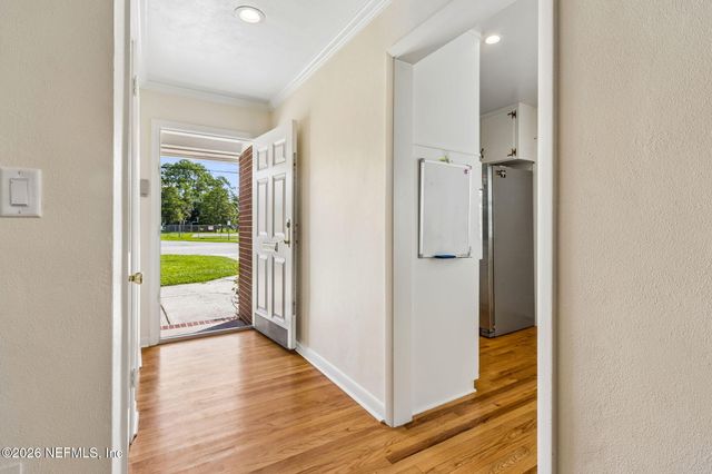 7456 OLD KINGS Road S, Jacksonville, FL 32217
