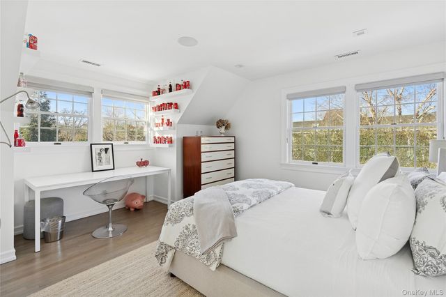 101 Farm Court, Sagaponack, NY 11962