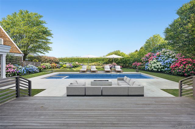 101 Farm Court, Sagaponack, NY 11962