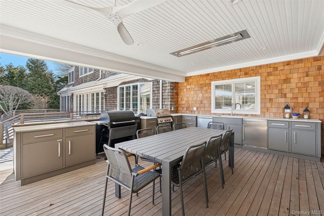 101 Farm Court, Sagaponack, NY 11962