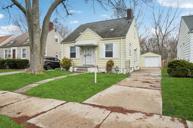 19717 Kenosha Street, Harper Woods, MI 48225