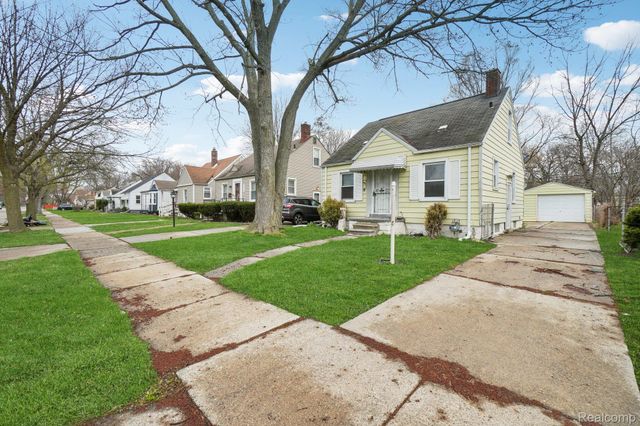 19717 Kenosha Street, Harper Woods, MI 48225