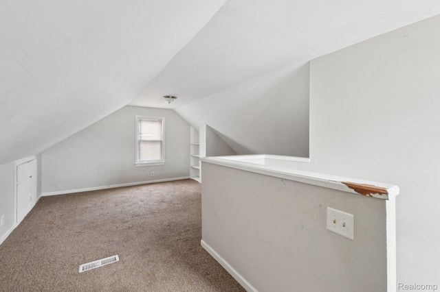 19717 Kenosha Street, Harper Woods, MI 48225
