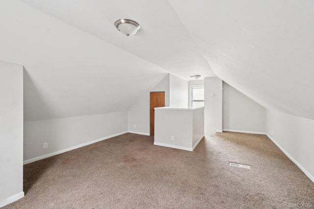 19717 Kenosha Street, Harper Woods, MI 48225