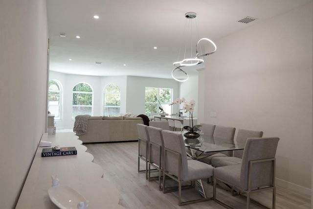 5725 VIA DE LA PLATA Circle, Delray Beach, FL 33484