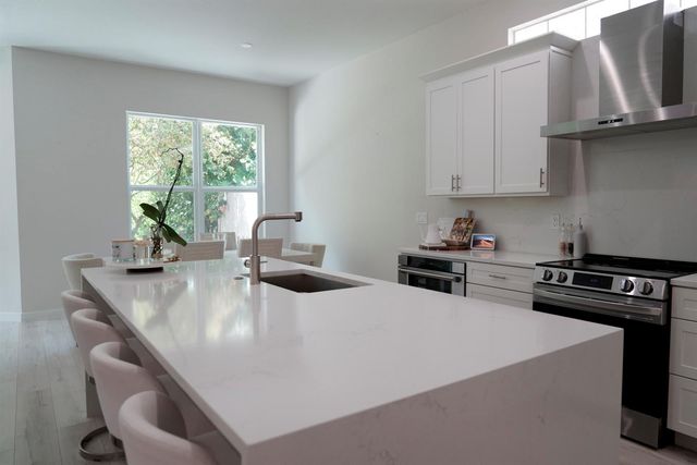 5725 VIA DE LA PLATA Circle, Delray Beach, FL 33484