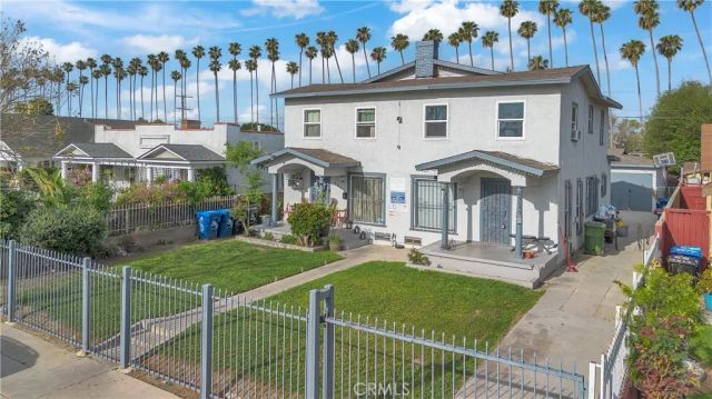 4915 2nd, Los Angeles, CA 90043