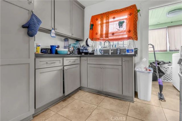 4915 2nd, Los Angeles, CA 90043