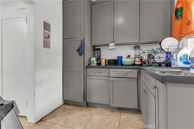 4915 2nd, Los Angeles, CA 90043