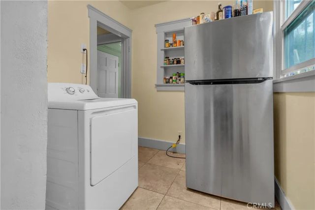 4915 2nd, Los Angeles, CA 90043