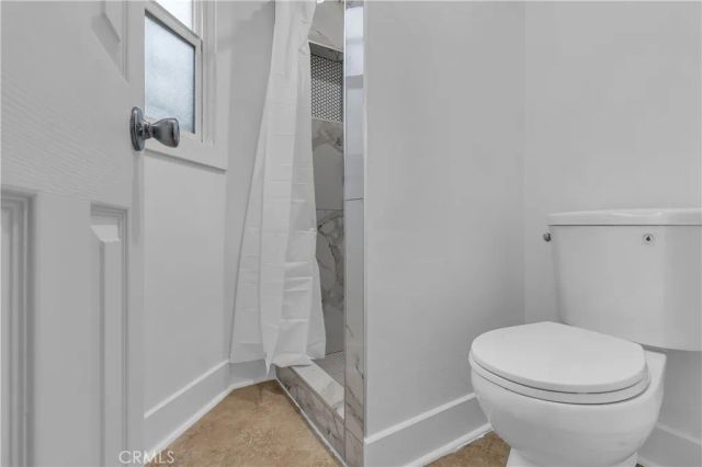 4915 2nd, Los Angeles, CA 90043