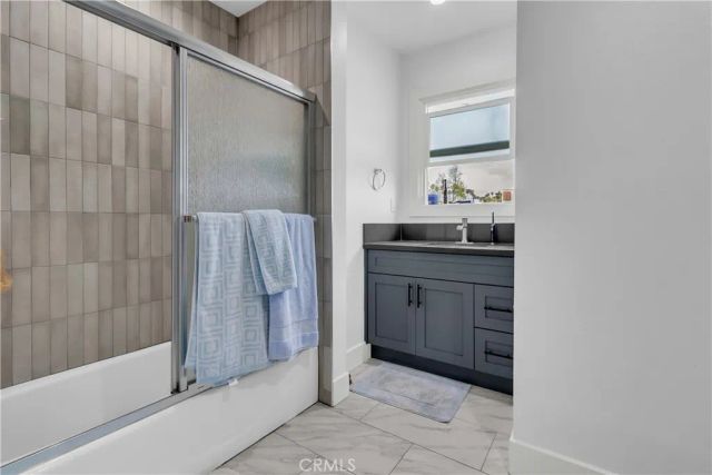 4915 2nd, Los Angeles, CA 90043