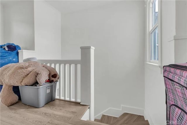 4915 2nd, Los Angeles, CA 90043