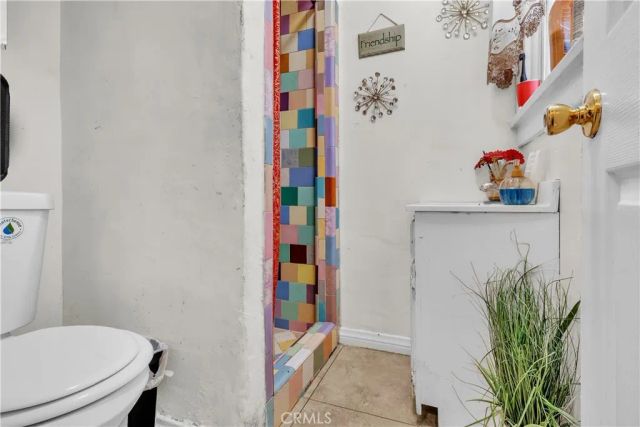 4915 2nd, Los Angeles, CA 90043