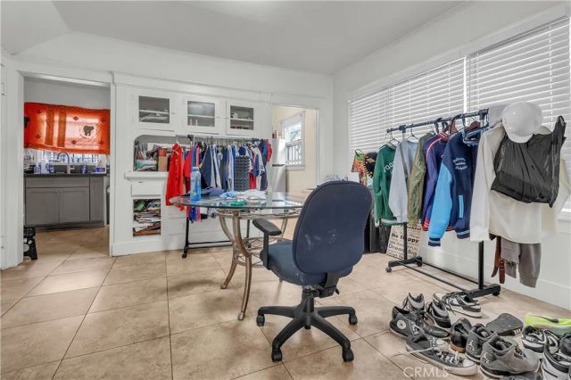 4915 2nd, Los Angeles, CA 90043