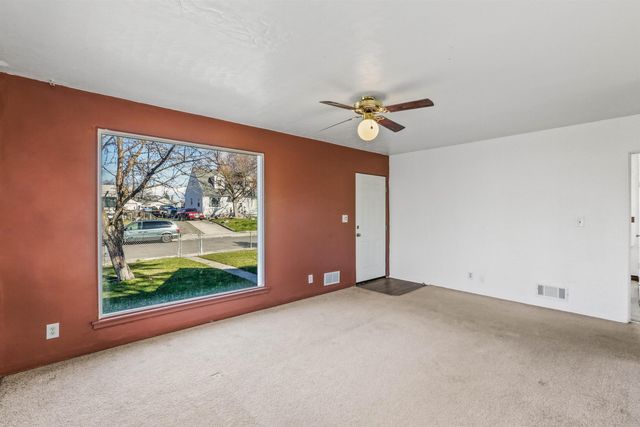 1648 E Rockwell Ave, Spokane, WA 99207