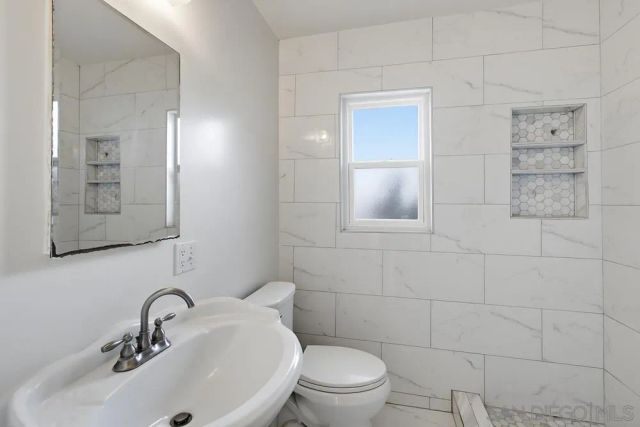 2574 Crestline Dr, Lemon Grove, CA 91945