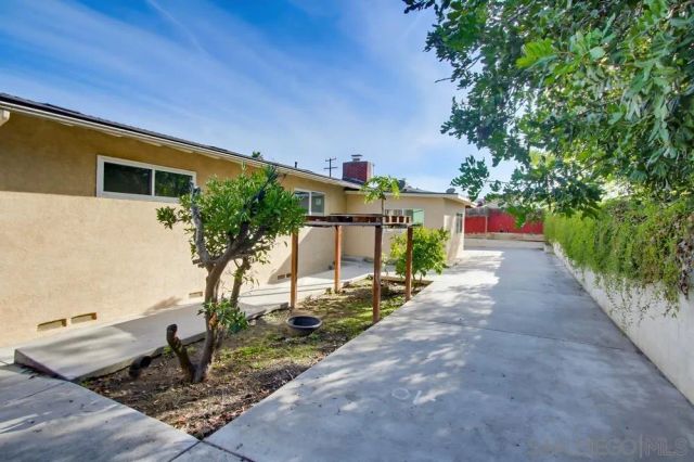 2574 Crestline Dr, Lemon Grove, CA 91945