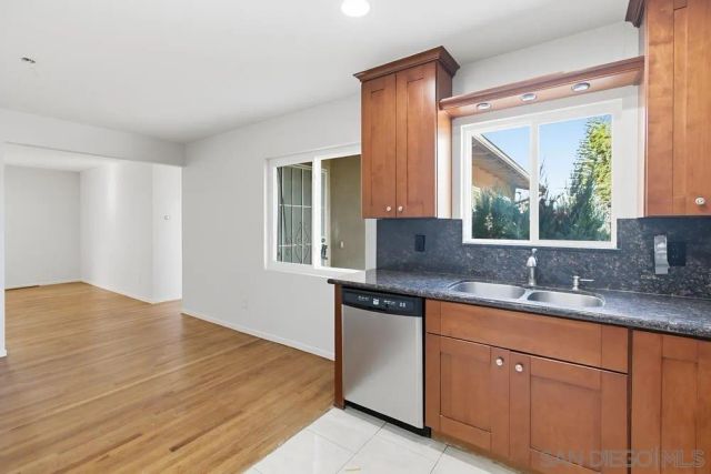 2574 Crestline Dr, Lemon Grove, CA 91945