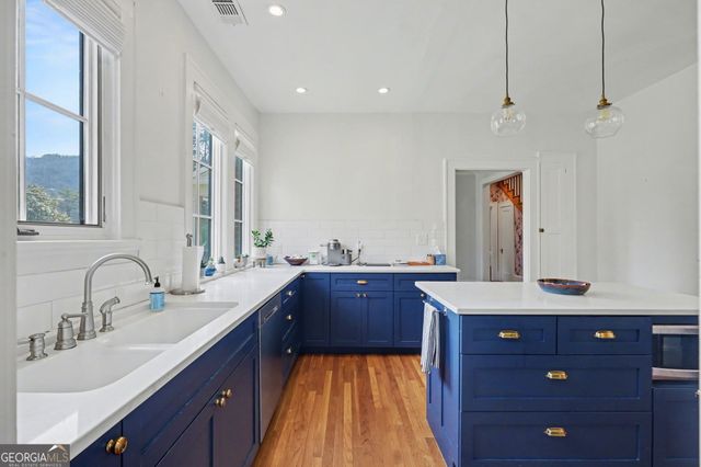 33 Maple Street, Clayton, GA 30525