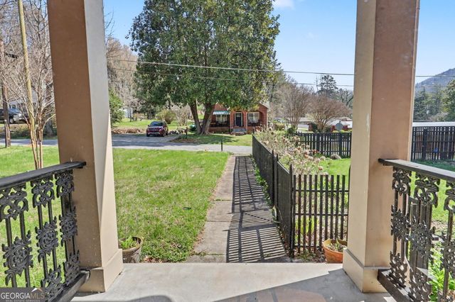 33 Maple Street, Clayton, GA 30525