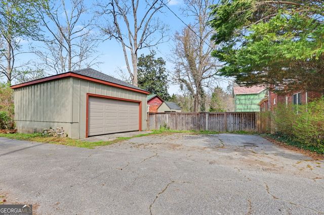 33 Maple Street, Clayton, GA 30525