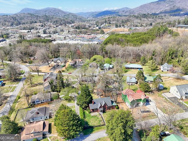 33 Maple Street, Clayton, GA 30525