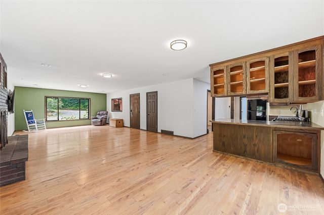 8221 308th Avenue SE, Issaquah, WA 98027
