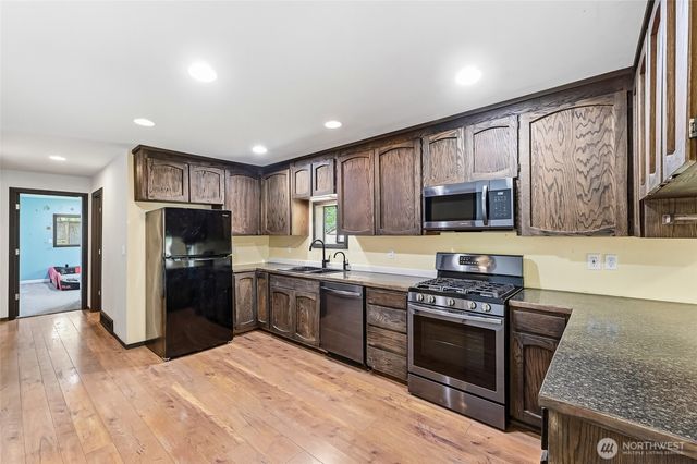 8221 308th Avenue SE, Issaquah, WA 98027