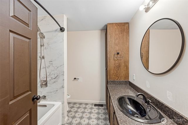 8221 308th Avenue SE, Issaquah, WA 98027