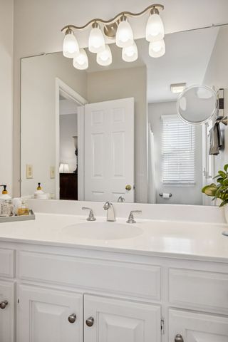 9111 Sawyer Brown Rd, Nashville, TN 37221