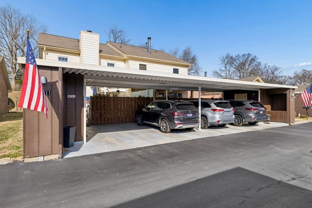 9111 Sawyer Brown Rd, Nashville, TN 37221