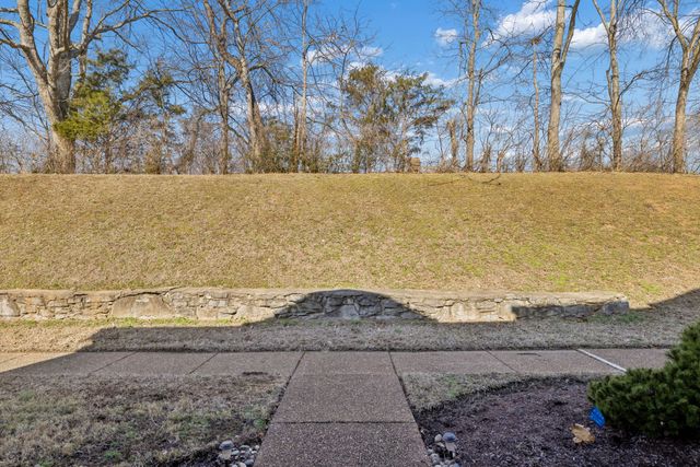 9111 Sawyer Brown Rd, Nashville, TN 37221