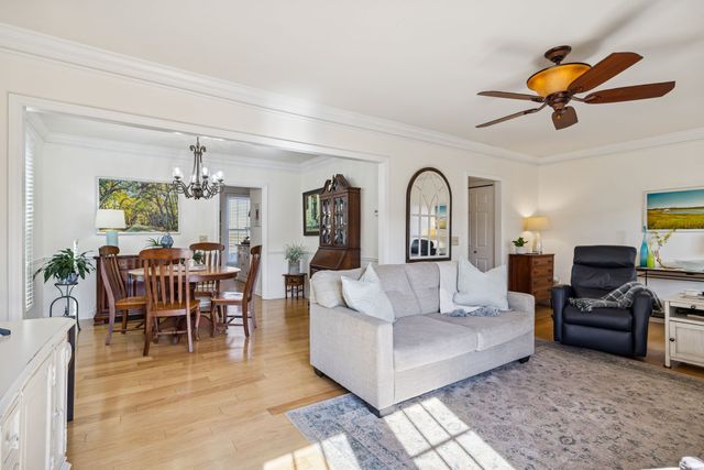 9111 Sawyer Brown Rd, Nashville, TN 37221