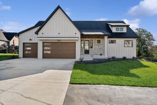 1XX Stonebrooke Curve, Shakopee, MN 55379