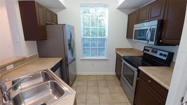 5581 ROSEHILL ROAD 104, Sarasota, FL 34233