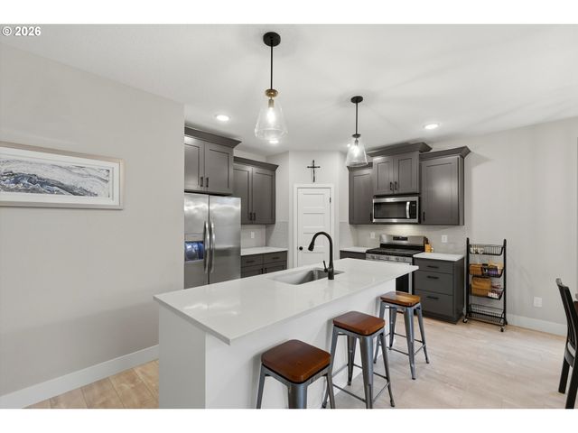 149 W BARBARAS Way, Newberg, OR 97132