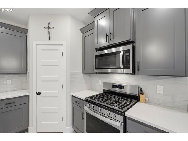 149 W BARBARAS Way, Newberg, OR 97132