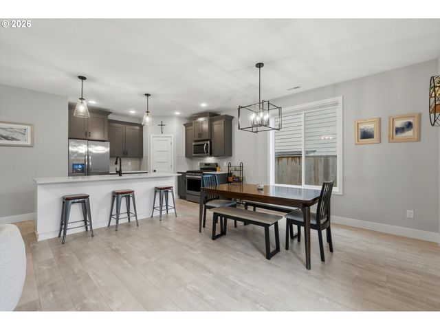 149 W BARBARAS Way, Newberg, OR 97132