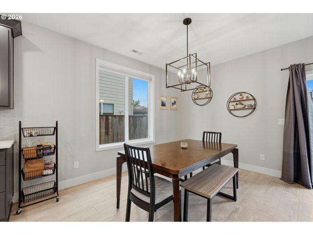 149 W BARBARAS Way, Newberg, OR 97132