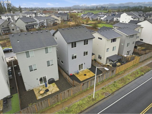 149 W BARBARAS Way, Newberg, OR 97132