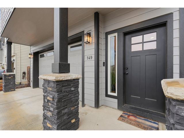149 W BARBARAS Way, Newberg, OR 97132