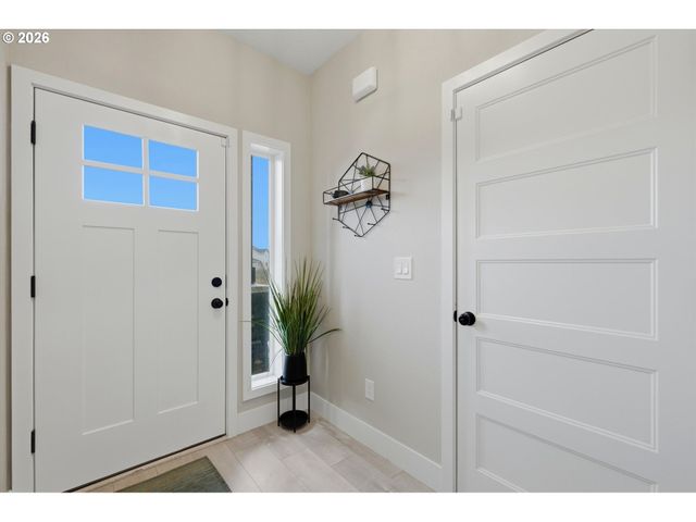 149 W BARBARAS Way, Newberg, OR 97132