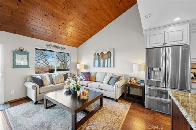 1430 Sequoia, Lake Arrowhead, CA 92352